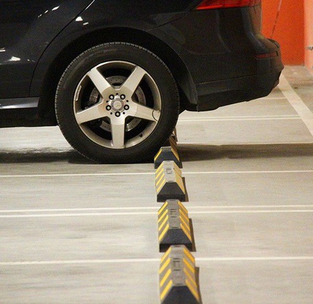 Установка колёсоотбойников